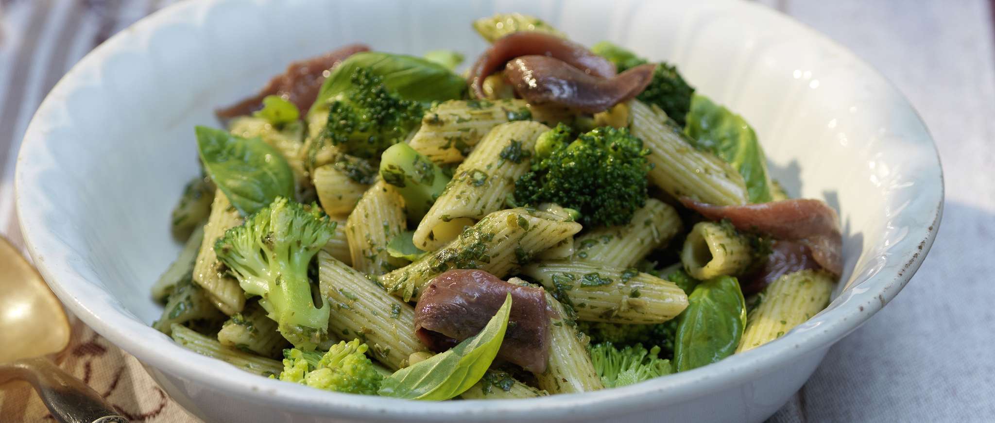Pasta con broccoli, acciughe e semi di lino Combiyou